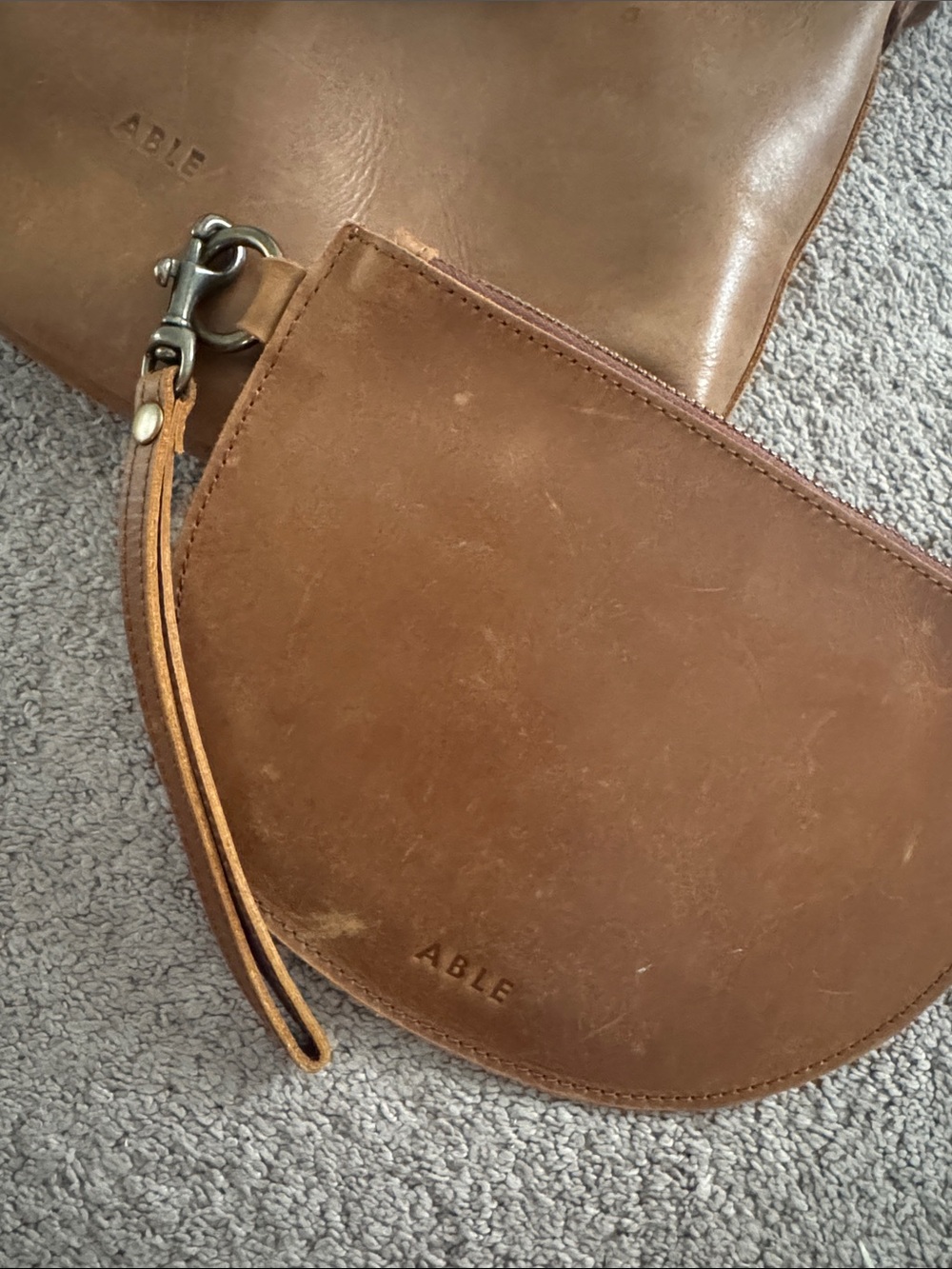 ABLE Leather Set - Picture 3 of 9